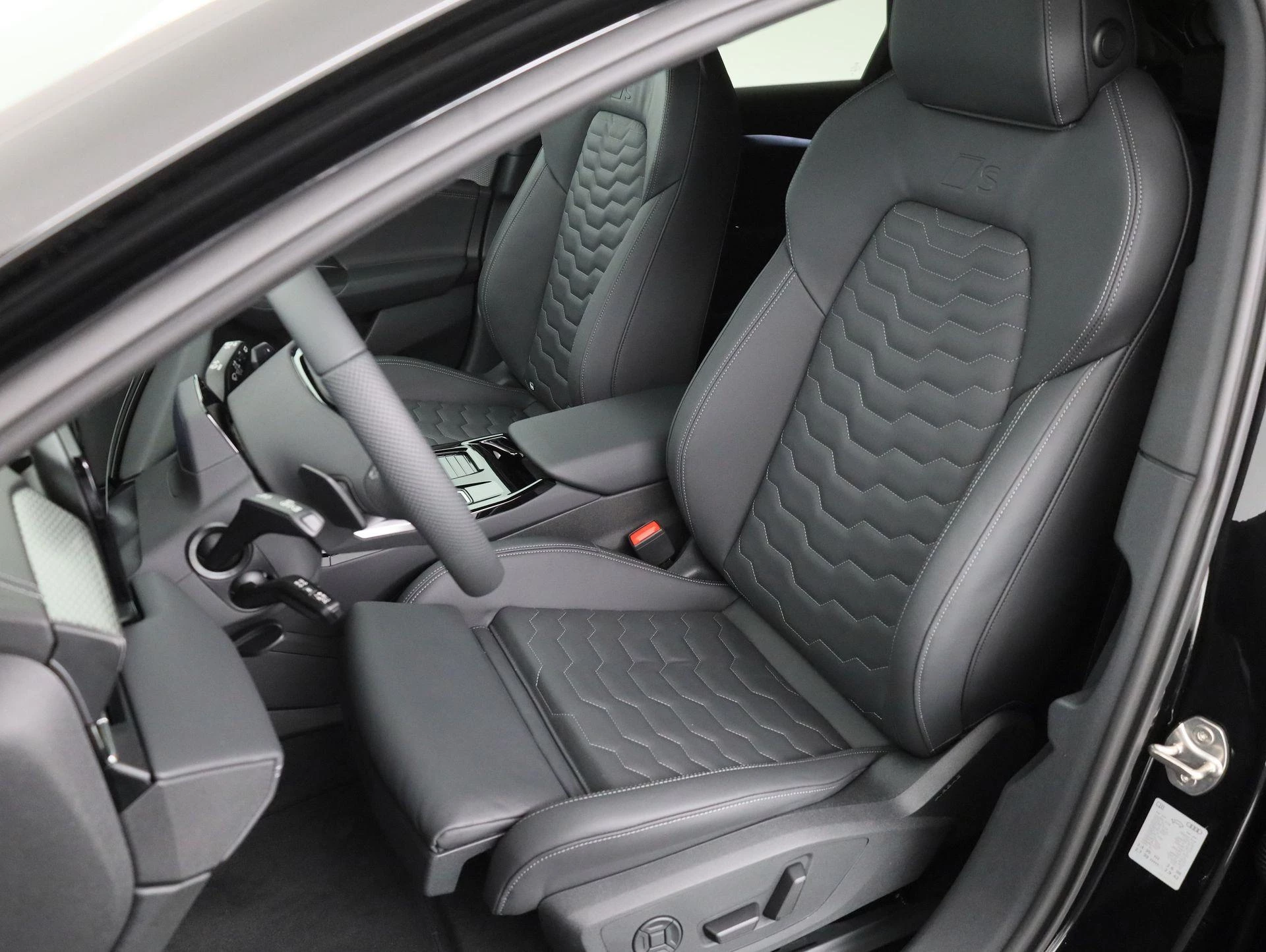 Hoofdafbeelding Audi A6 Avant e-tron