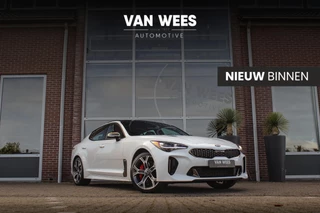 Hoofdafbeelding Kia Stinger Kia Stinger 3.3 V6 T-GDI AWD GT | 2e eigenaar | 6 cilinder | 370 pk | Dakraam | H&K | Camera | Head-up | 19 inch | Origineel | Stoelverkoeling | Stuur verwarming | Xenon |