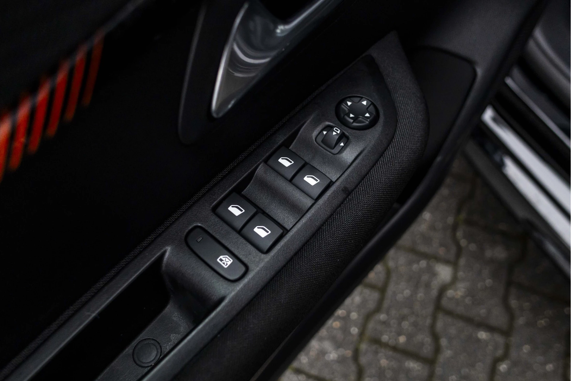 Hoofdafbeelding Peugeot e-208