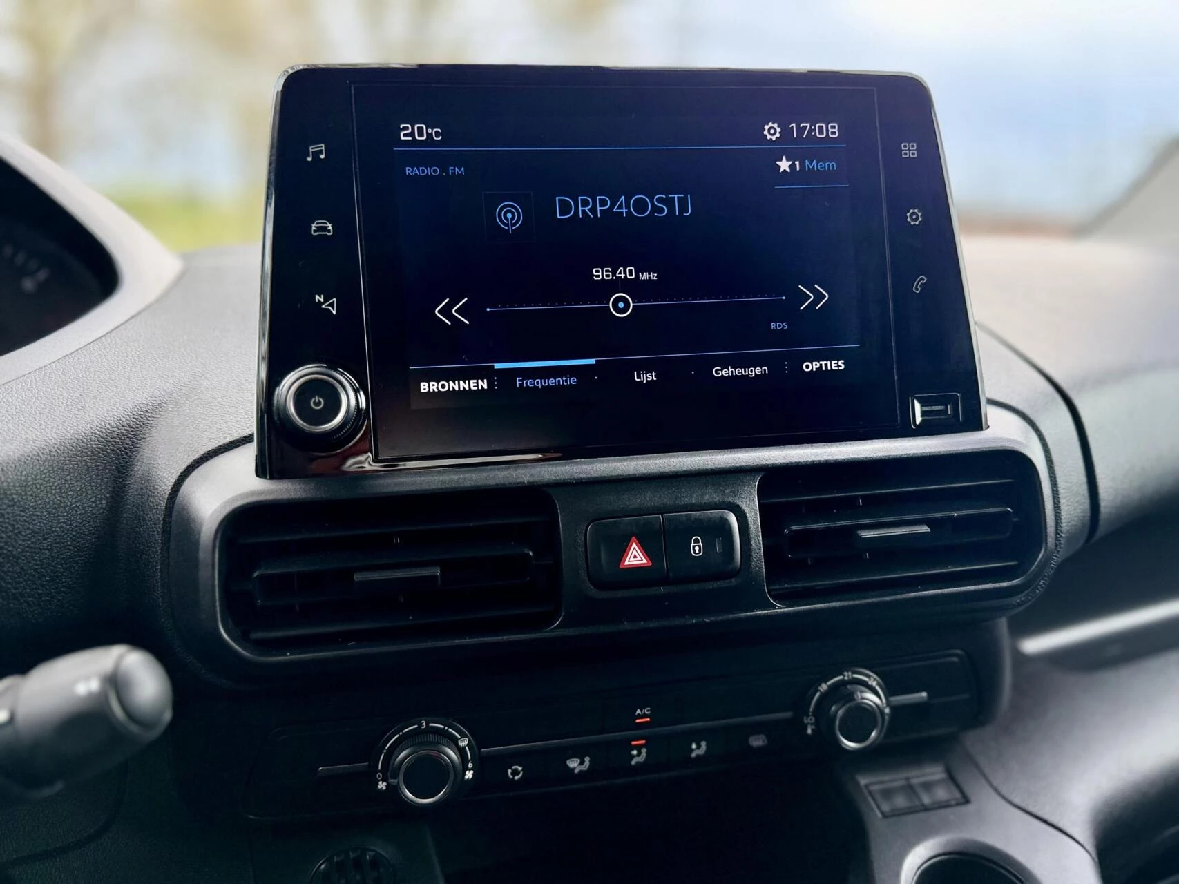 Hoofdafbeelding Peugeot Partner