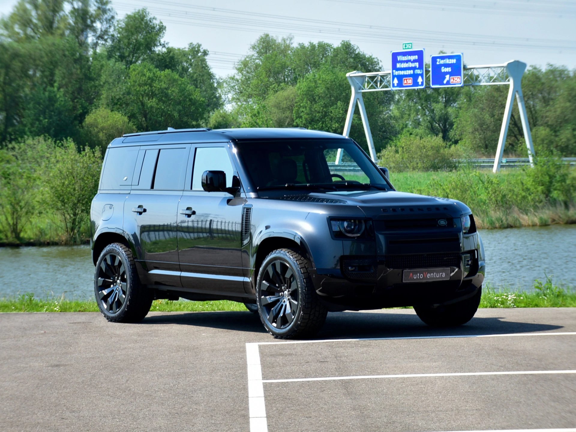 Hoofdafbeelding Land Rover Defender