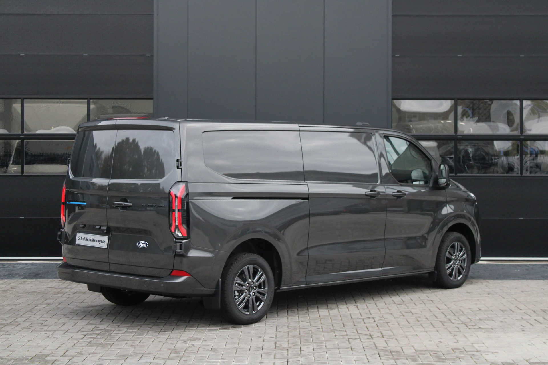 Hoofdafbeelding Ford E-Transit Custom