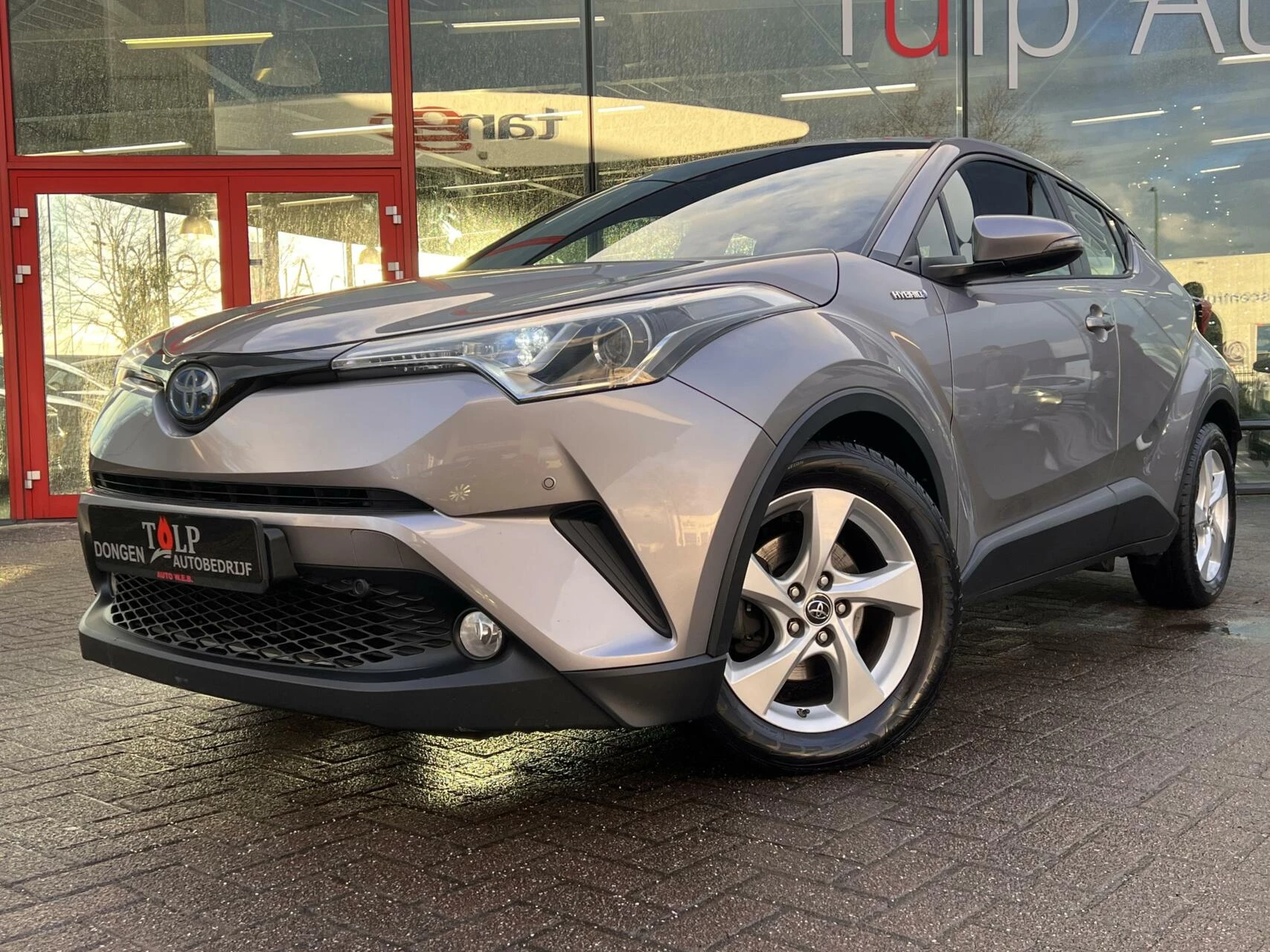 Hoofdafbeelding Toyota C-HR