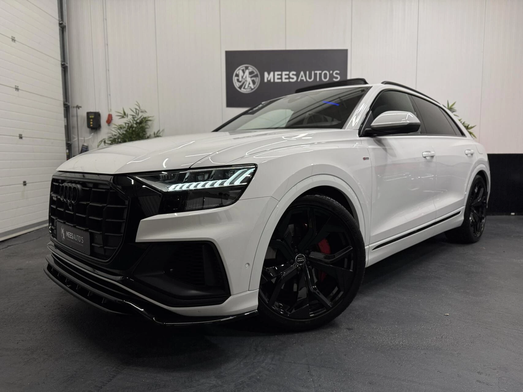 Hoofdafbeelding Audi Q8