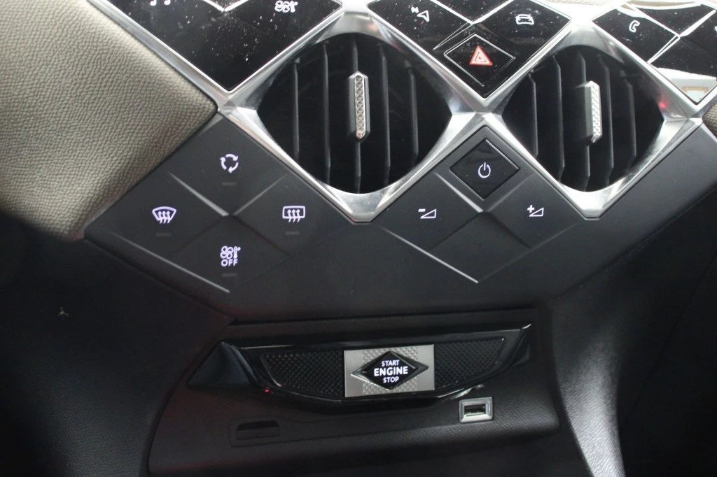 Hoofdafbeelding DS DS 3