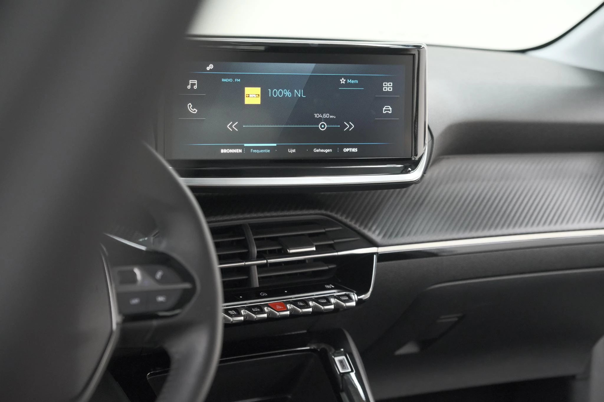 Hoofdafbeelding Peugeot e-208