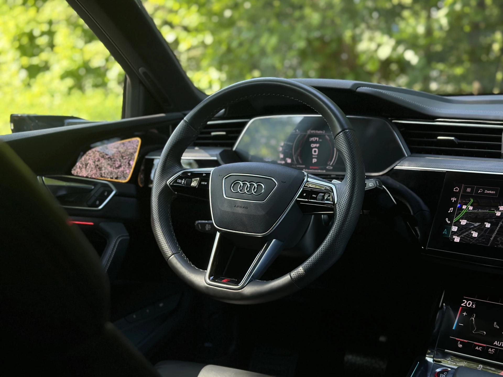Hoofdafbeelding Audi e-tron