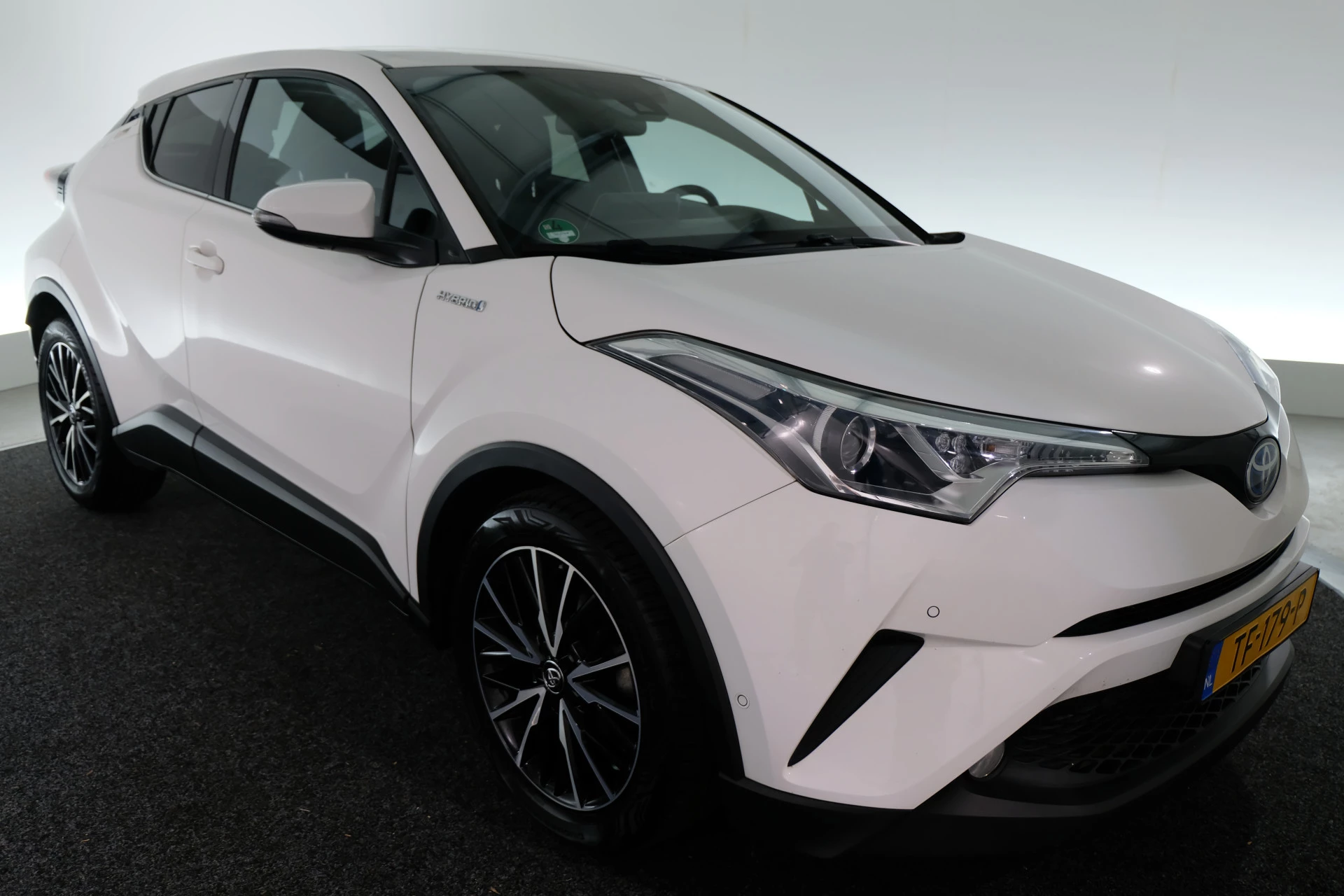 Hoofdafbeelding Toyota C-HR