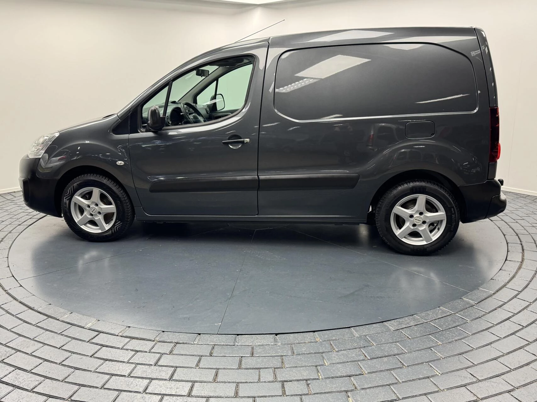 Hoofdafbeelding Peugeot Partner