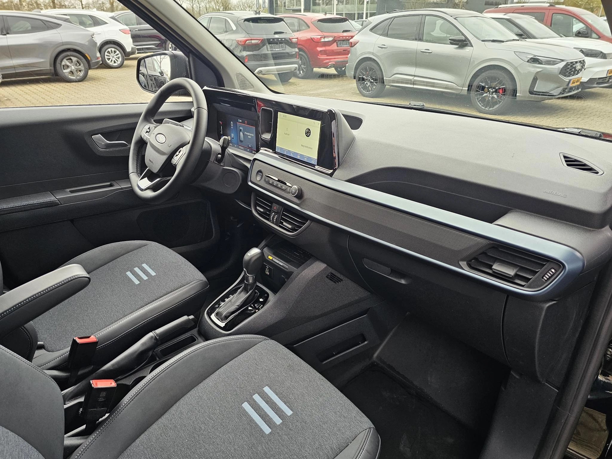 Hoofdafbeelding Ford Transit Courier