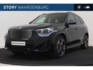 BMW iX1 eDrive20 M Sport / Panoramadak / Trekhaak / Adaptieve LED / M Adaptief onderstel / Comfort Access / Parking Assistant