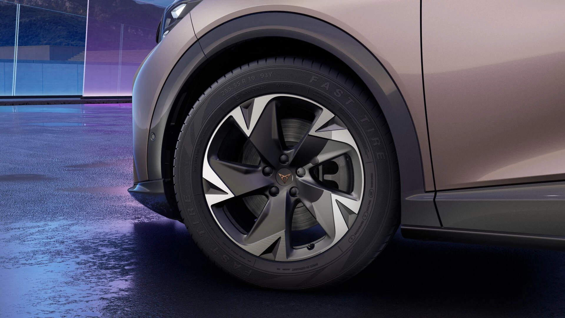 Hoofdafbeelding CUPRA Tavascan