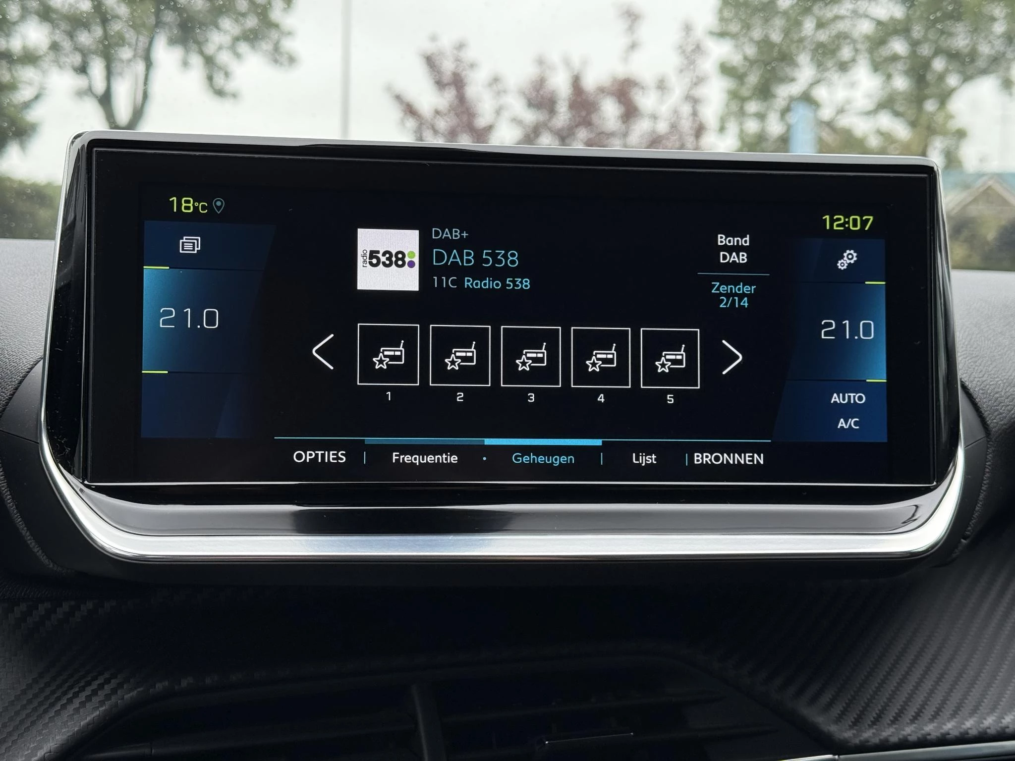 Hoofdafbeelding Peugeot e-208