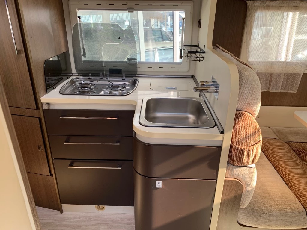 Hoofdafbeelding Roller Team T-line 255 Airco 6x Slaappl. 5 Zitpl.