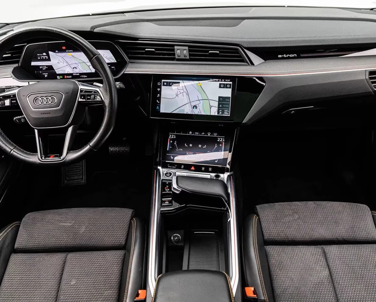 Hoofdafbeelding Audi e-tron