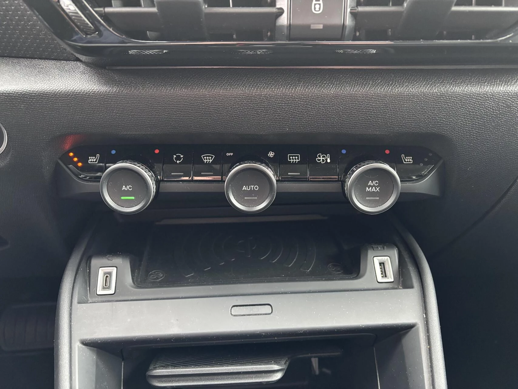 Hoofdafbeelding Citroën ë-C4