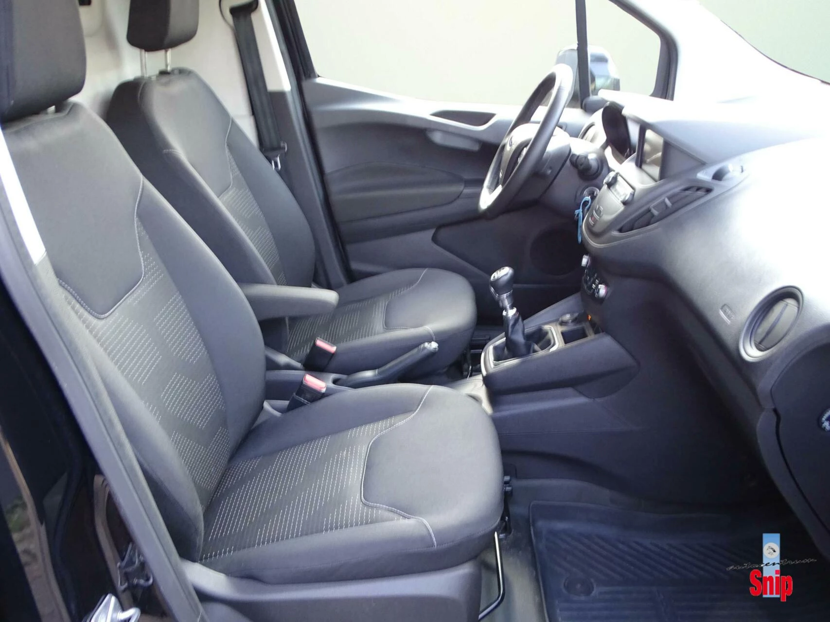 Hoofdafbeelding Ford Transit Courier