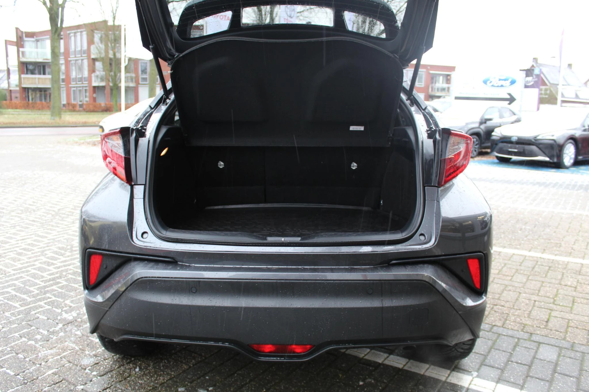 Hoofdafbeelding Toyota C-HR