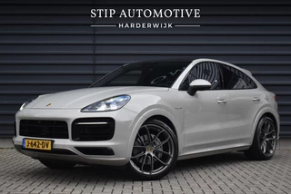 Porsche Cayenne Coupé 3.0 E-Hybrid 462pk Lightweight | Carbon Dak | ACC | 22'' Wielen | Matrix PDLS+ | Luchtvering | 360 Camera |