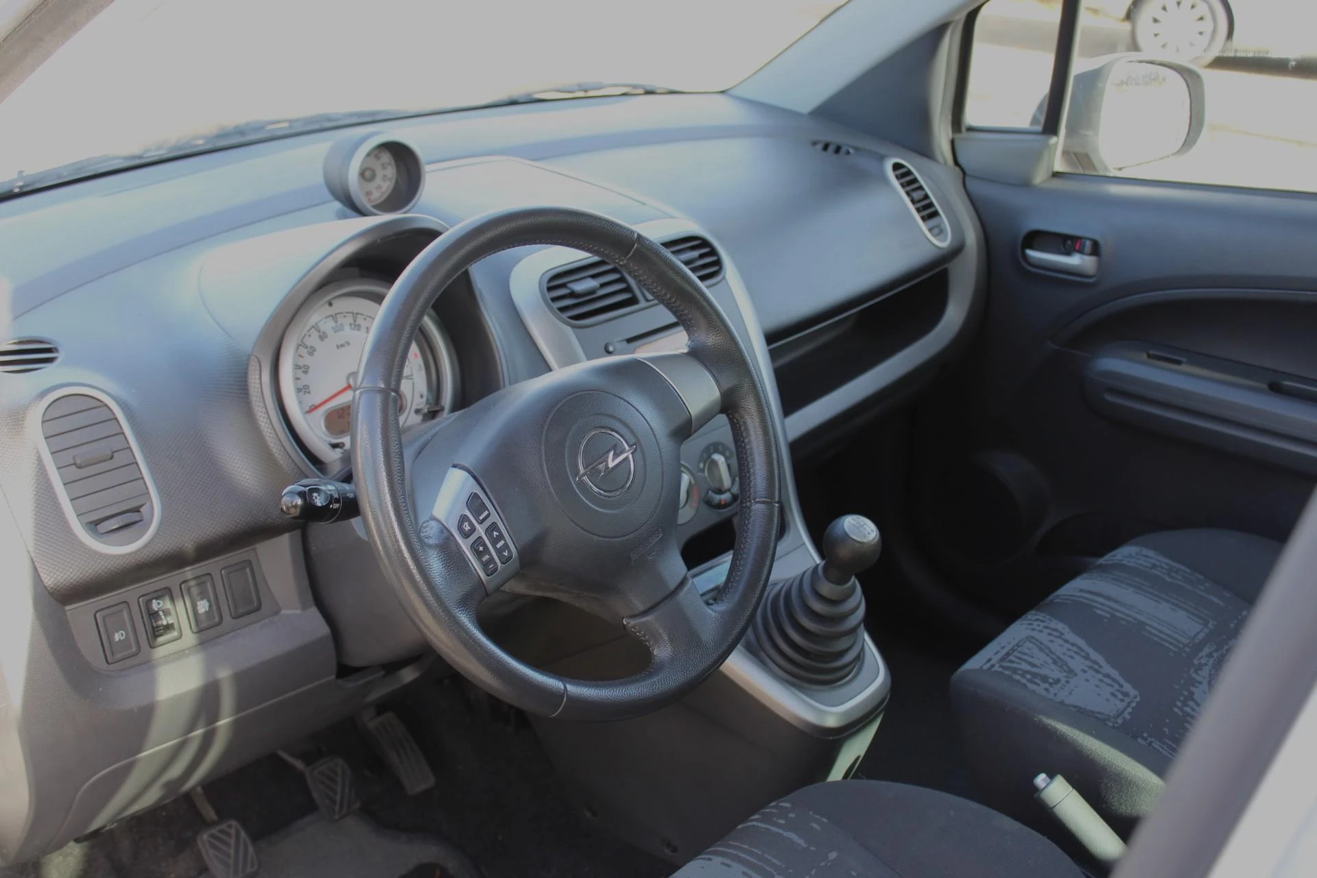 Hoofdafbeelding Opel Agila