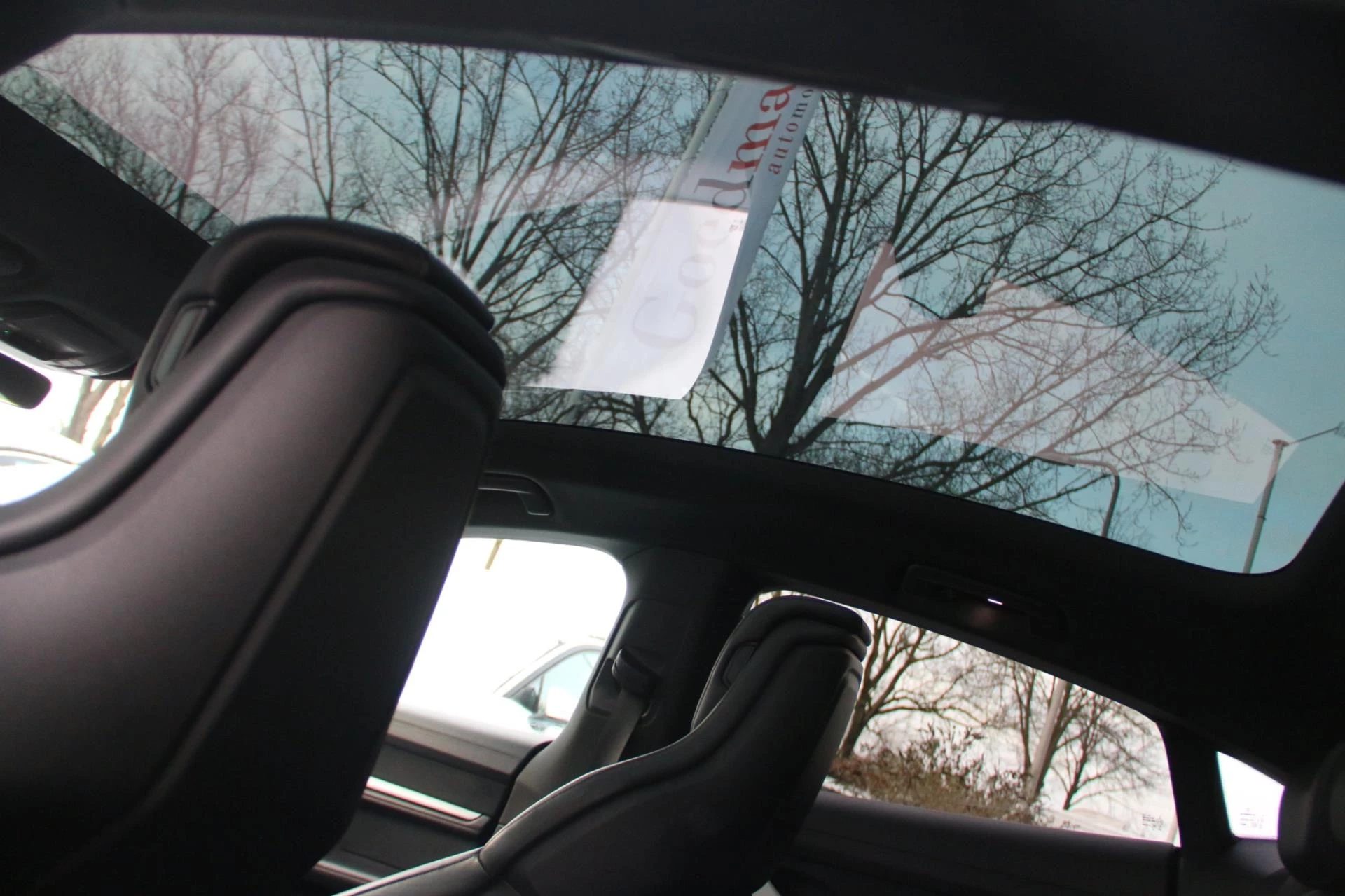 Hoofdafbeelding Porsche Taycan