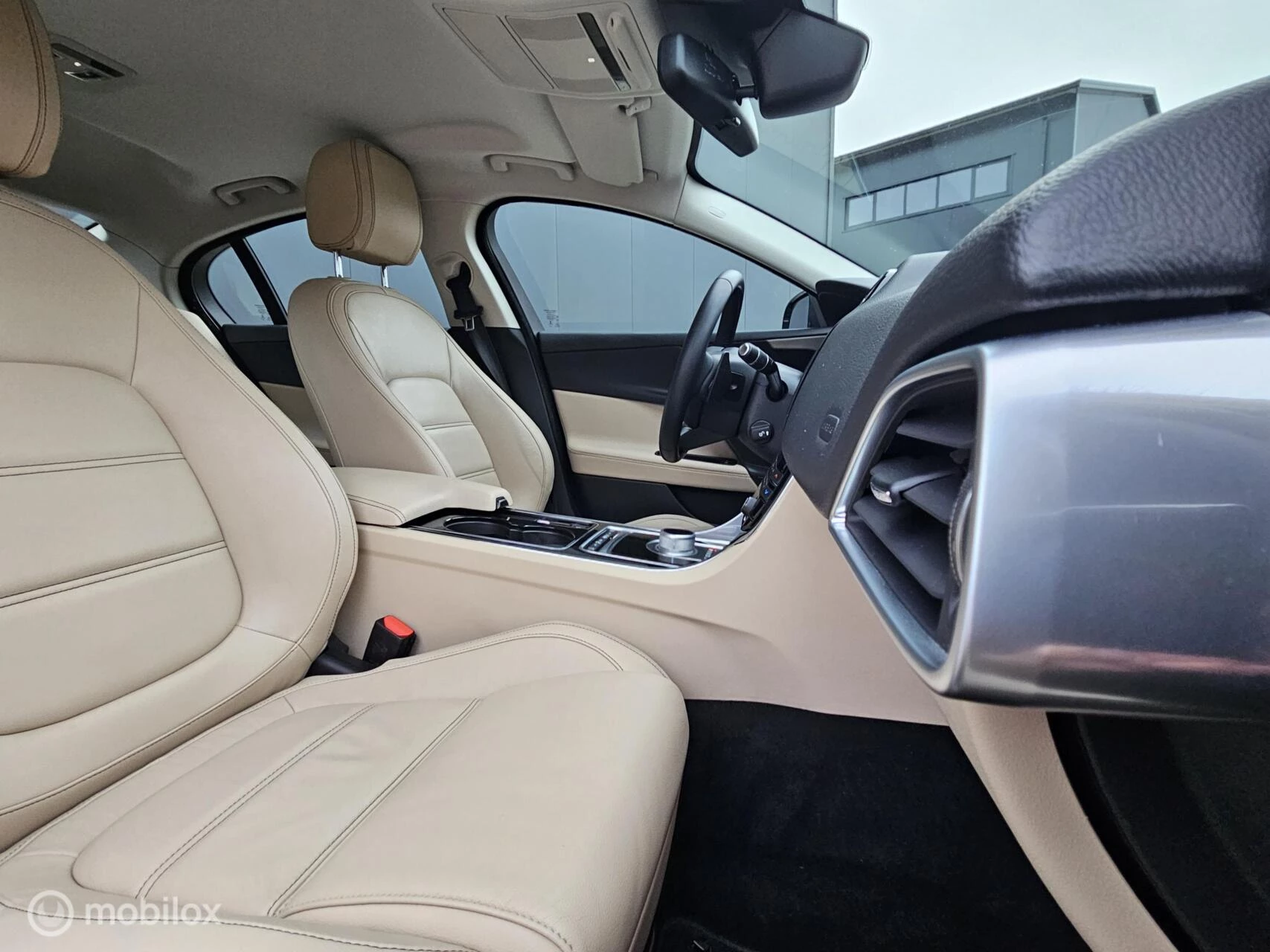 Hoofdafbeelding Jaguar XE