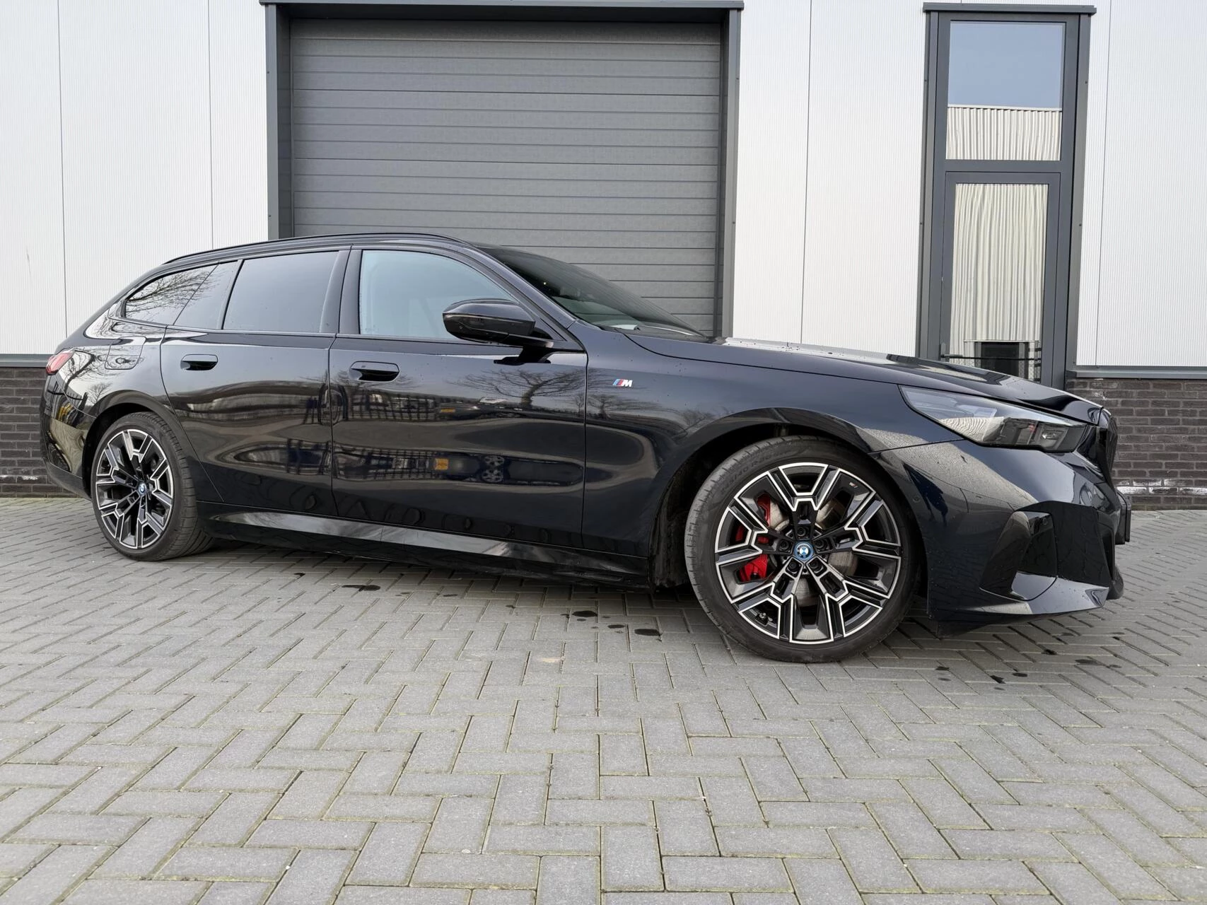 Hoofdafbeelding BMW i5