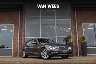 BMW 3-serie Touring 318i LCI Luxury Edition | NL auto | Facelift | Driving Assistant | Stuurverwarming | Camera | DAB | LED | HiFi | Leer | Sportstoelen | Sportstuur | Cruise control