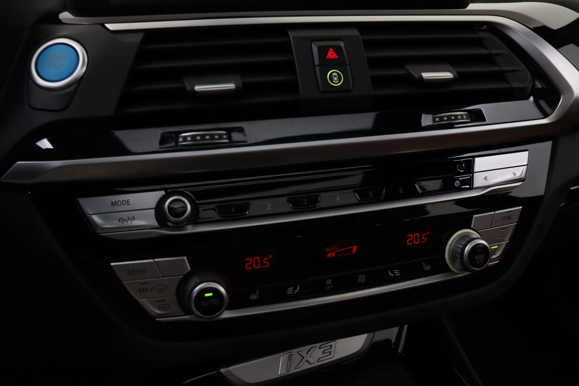 Hoofdafbeelding BMW iX3