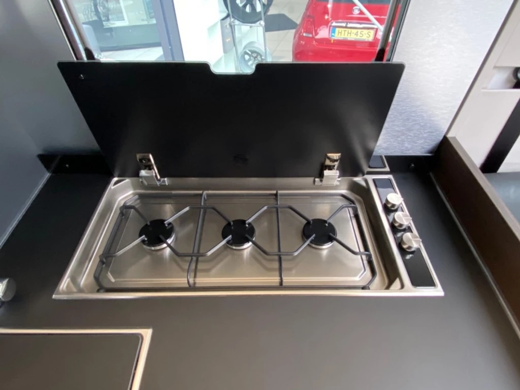 Hoofdafbeelding Adria Coral Supreme 670 Dc Queensbed E&p L