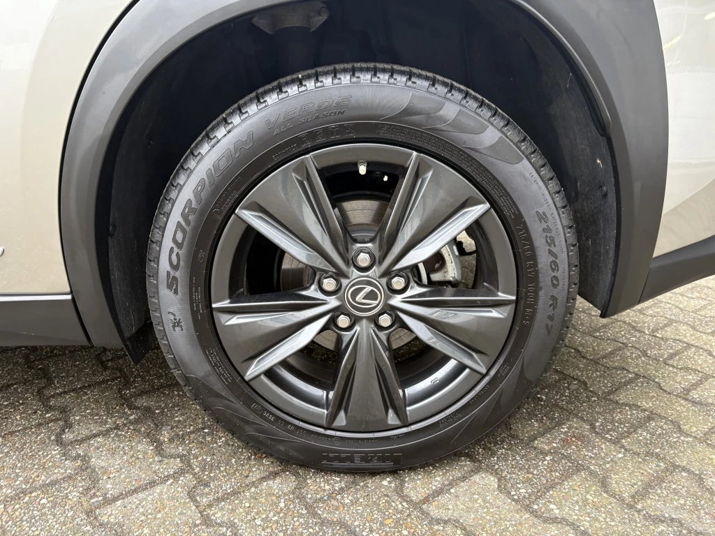 Hoofdafbeelding Lexus UX
