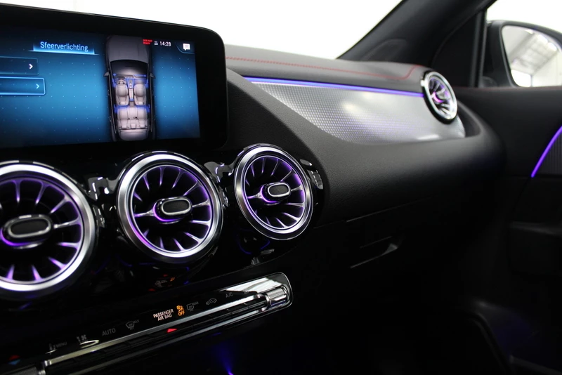 Hoofdafbeelding Mercedes-Benz EQA