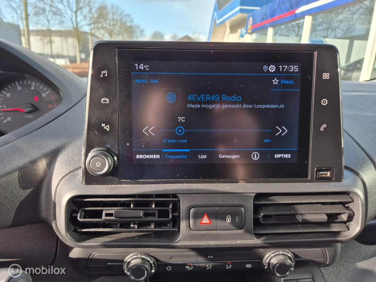 Hoofdafbeelding Peugeot Partner