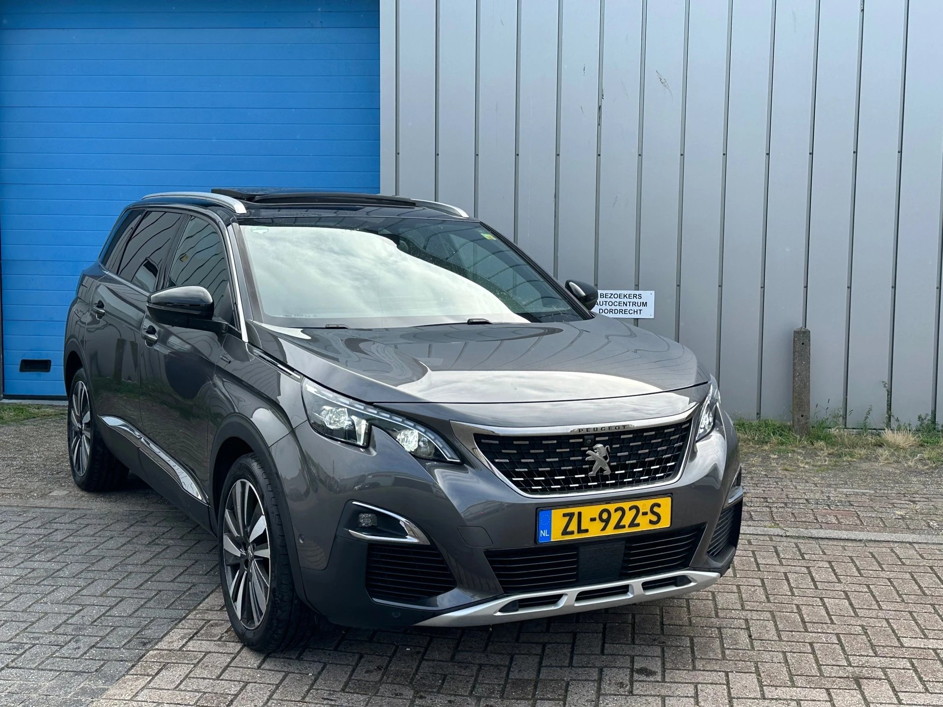 Hoofdafbeelding Peugeot 5008