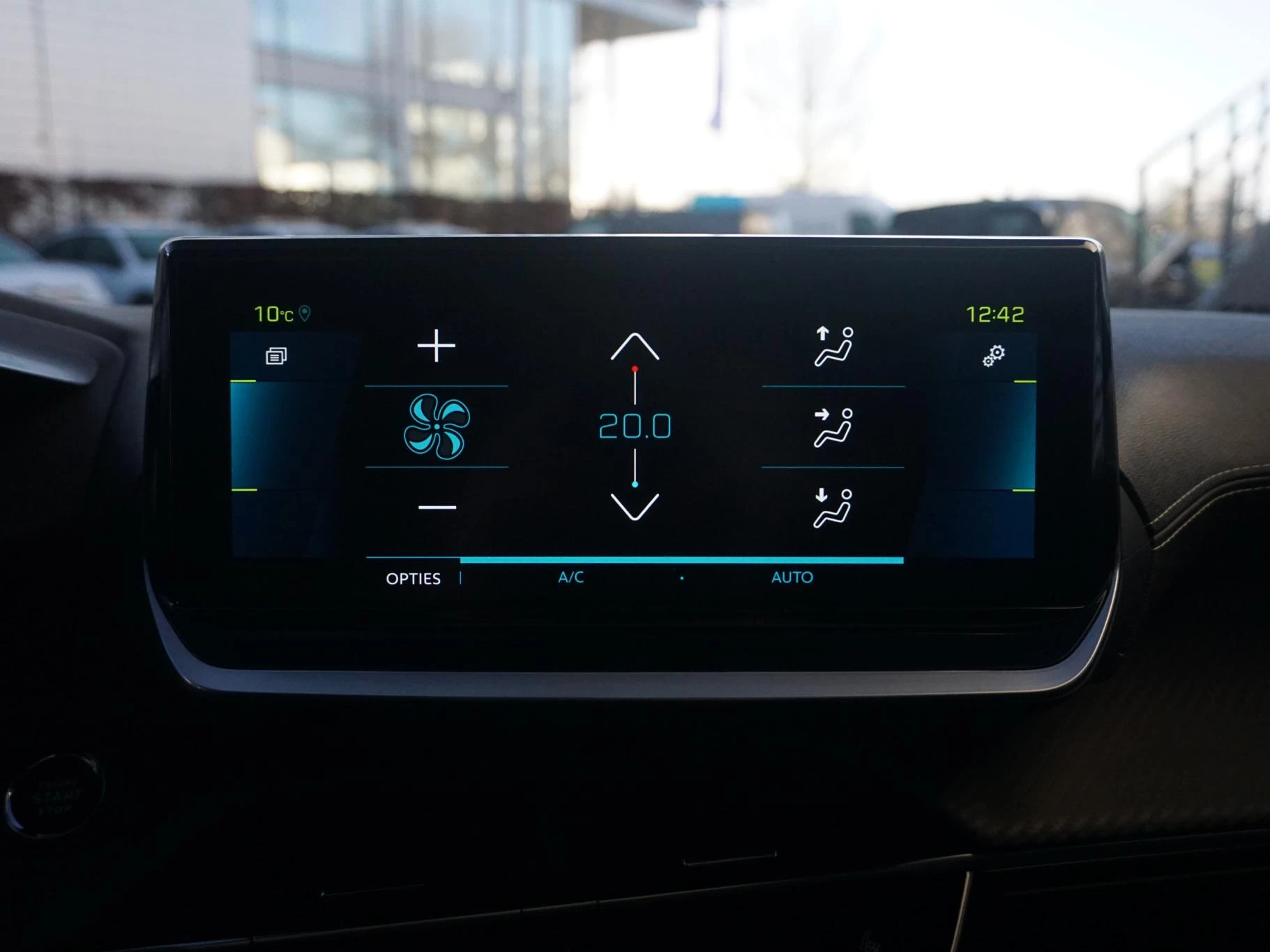 Hoofdafbeelding Peugeot e-208