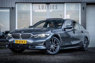 BMW 3-serie 320i High Executive, Pano-dak I Leder I Carplay I 360º I NL-auto I NAP I Dealer- ond.