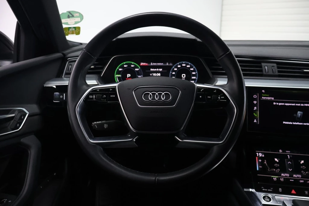 Hoofdafbeelding Audi e-tron