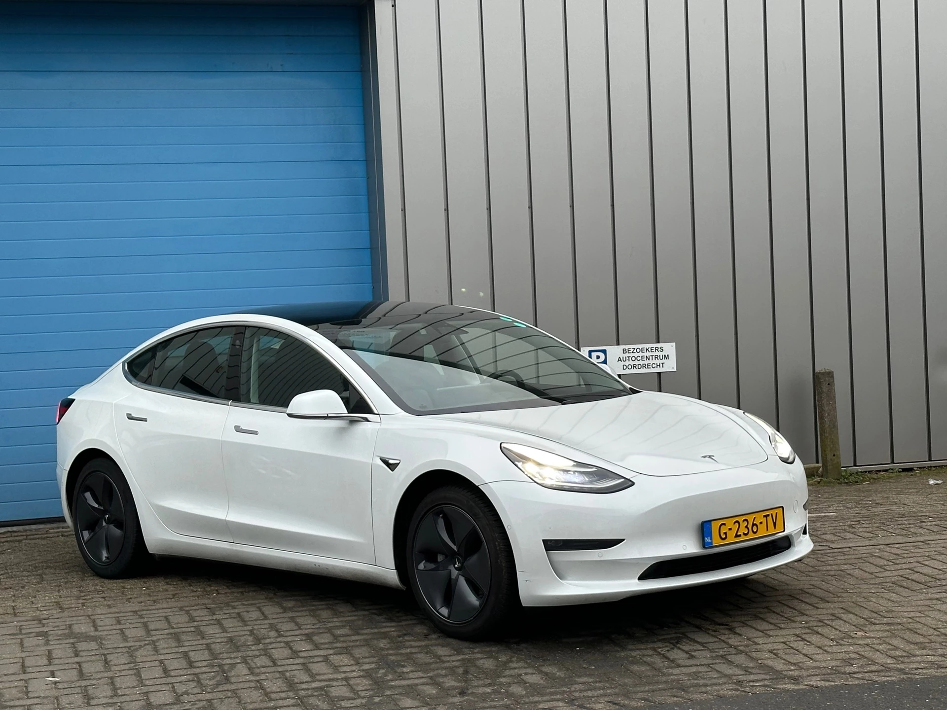 Hoofdafbeelding Tesla Model 3