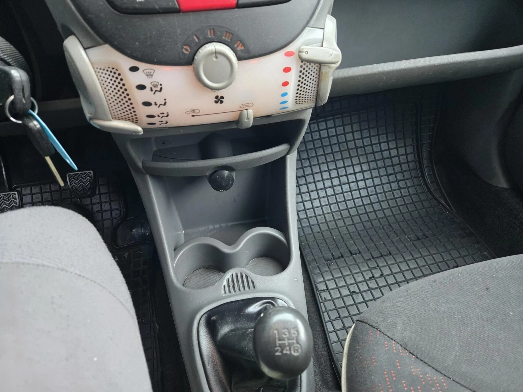 Hoofdafbeelding Peugeot 107
