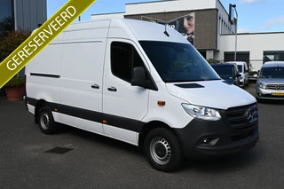 Mercedes-Benz Sprinter 319 CDI 3.0 V6 L2H2 3500 kg Trekhaak, Standkachel, MBUX navigatie en camera, Geveerde stoelen