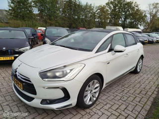 Hoofdafbeelding Citroën DS5 Citroën DS5 2.0 Hybrid4 Business Executive leder head-up pano