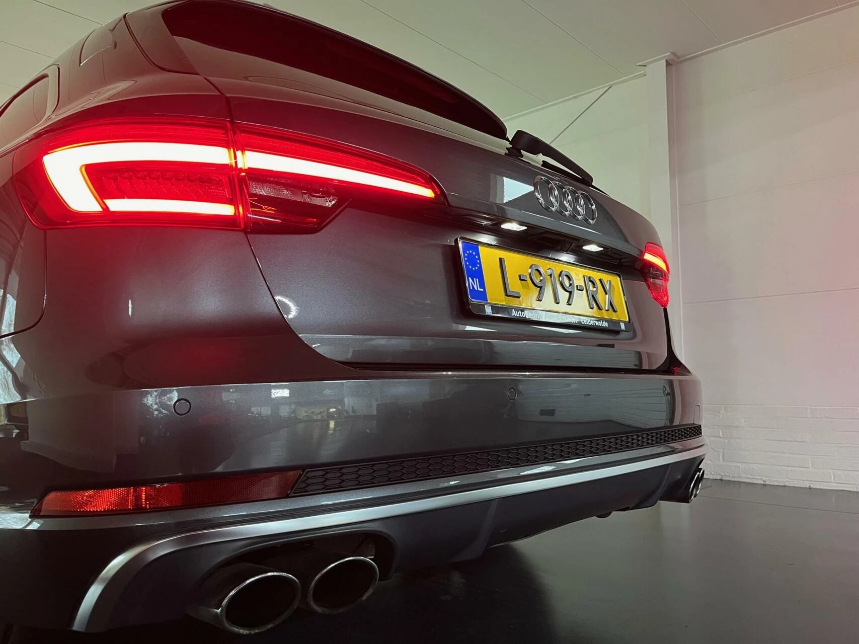 Hoofdafbeelding Audi S4