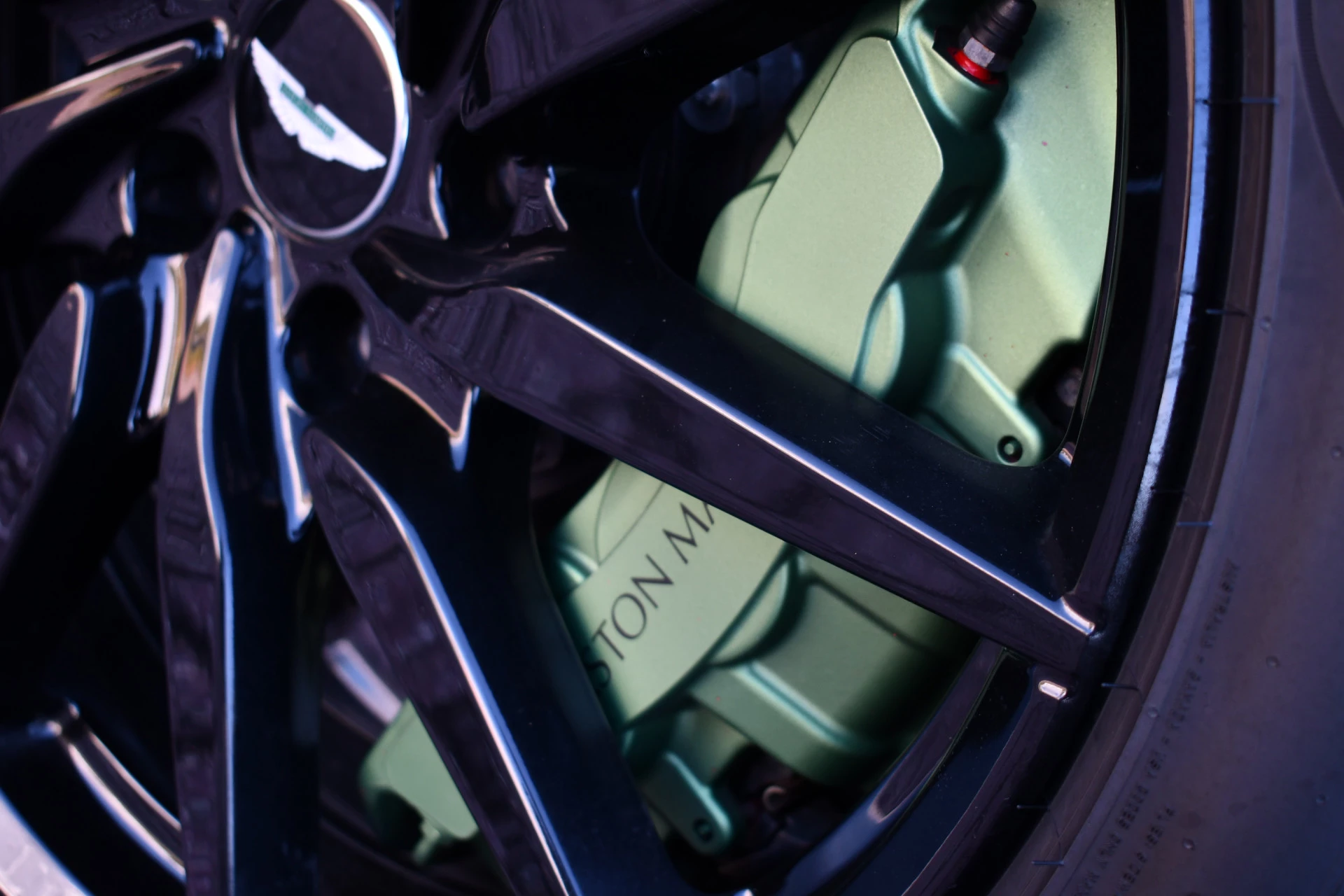 Hoofdafbeelding Aston Martin V8 Vantage