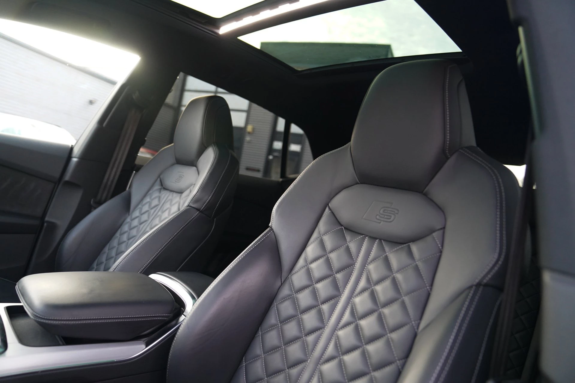 Hoofdafbeelding Audi Q8