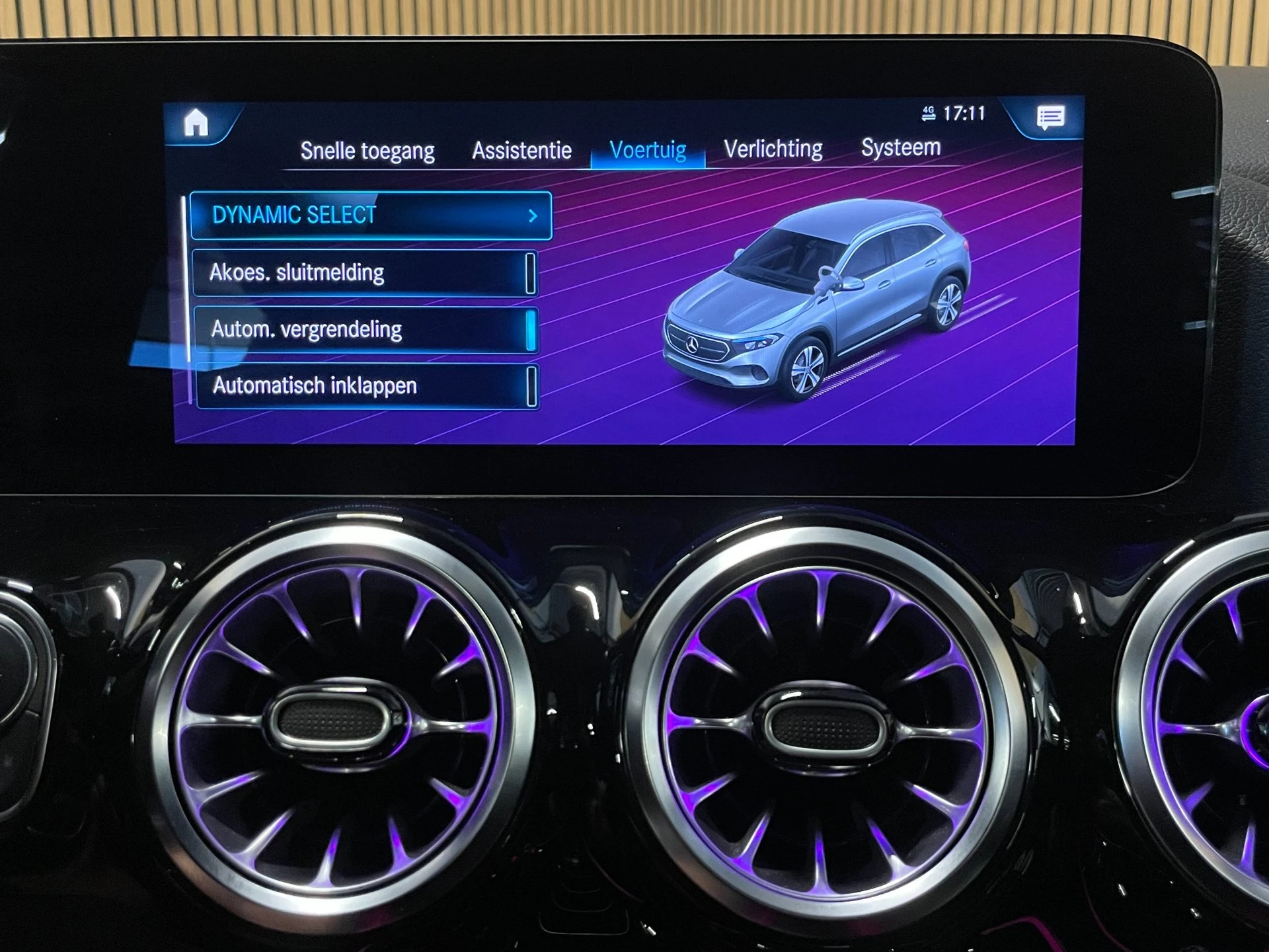 Hoofdafbeelding Mercedes-Benz EQA