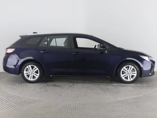 Toyota Corolla Touring Sports 1.8 HYBRID BUSINESS AUT. NAVI BIJNA 2023 CAMERA.LMV.APPLE/ANDROID GARANTIE TOT 11-2032 !