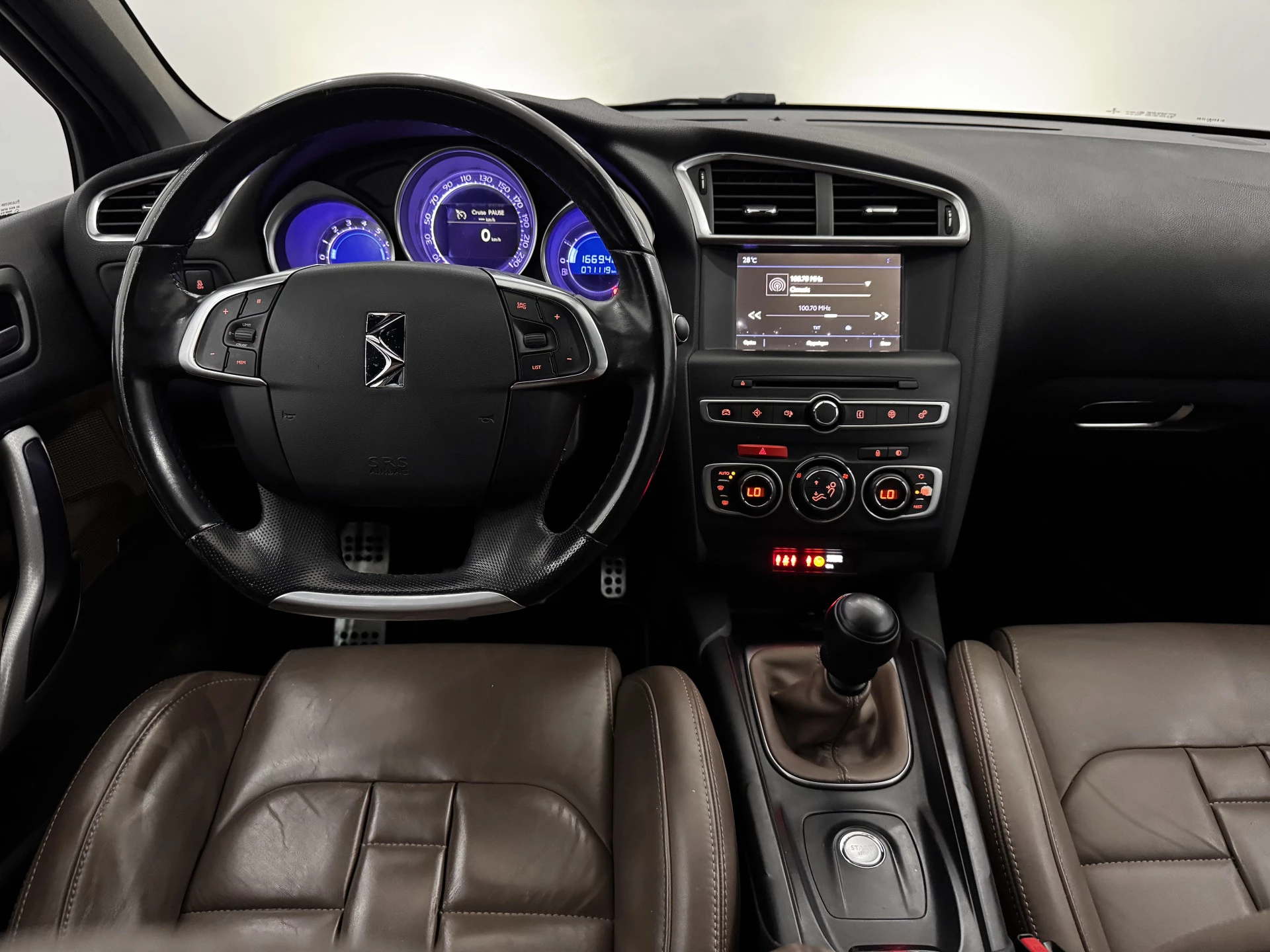 Hoofdafbeelding DS DS 4