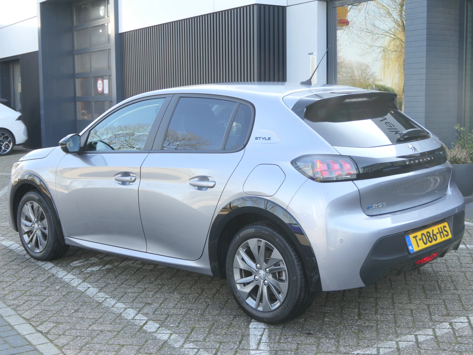 Hoofdafbeelding Peugeot e-208