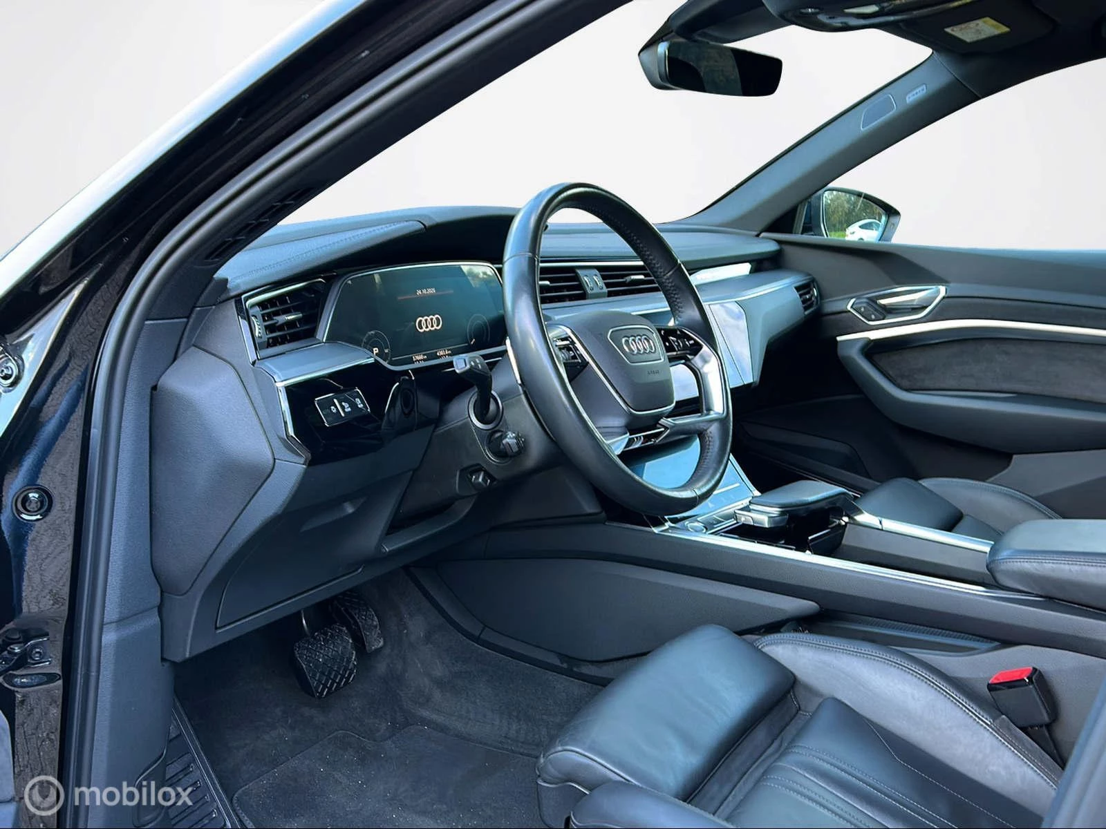 Hoofdafbeelding Audi e-tron