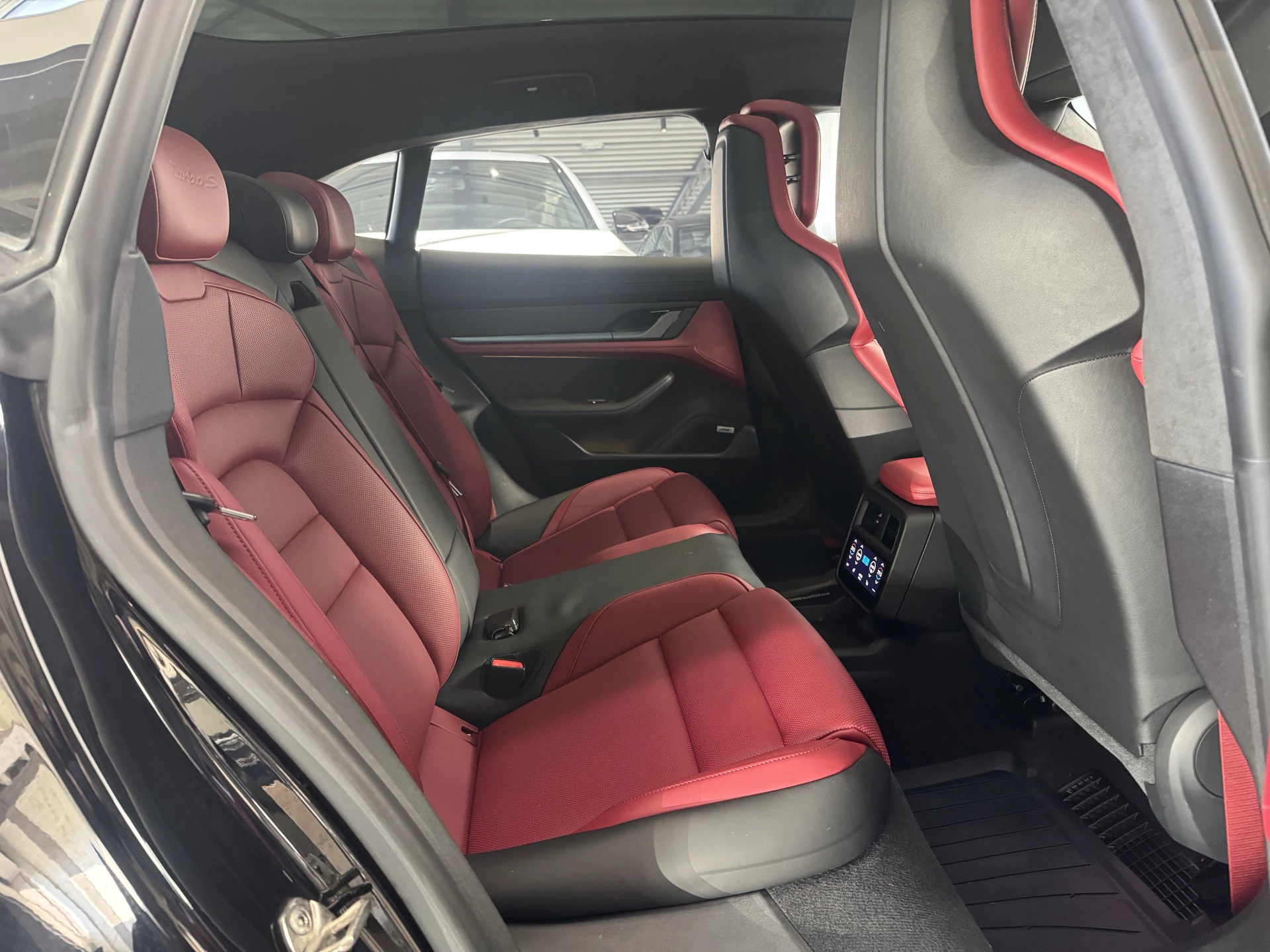 Hoofdafbeelding Porsche Taycan